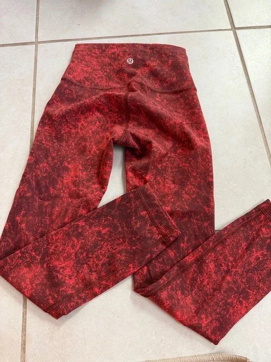 lululemon athletica Red Marble Print Leggings - Picture 2 of 3